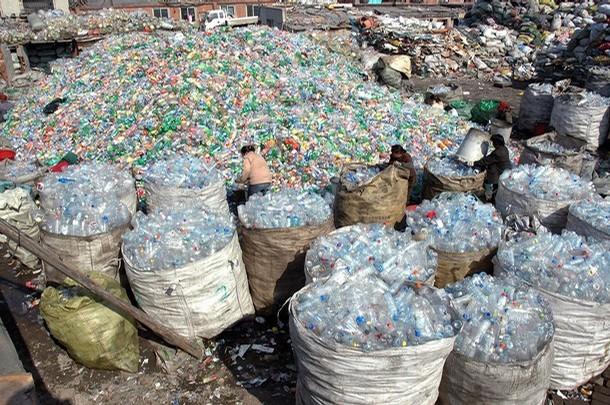 Cómo reciclar las botellas de plástico