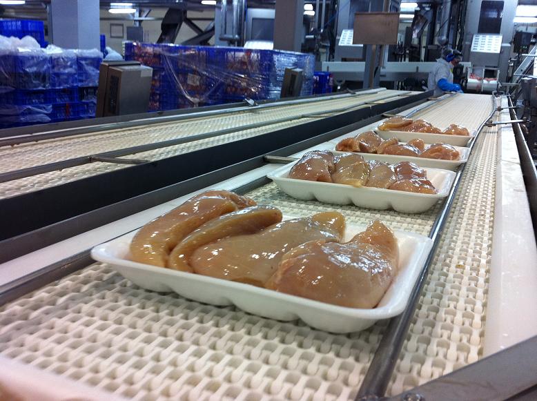 UNA apoya restricción de importar pollo de Brasil