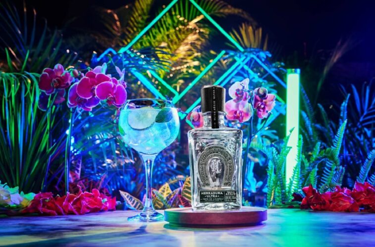 Tequila Herradura se viste de México