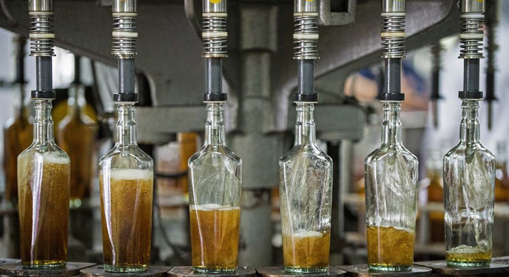 Modern distillation techniques to enhance flavours