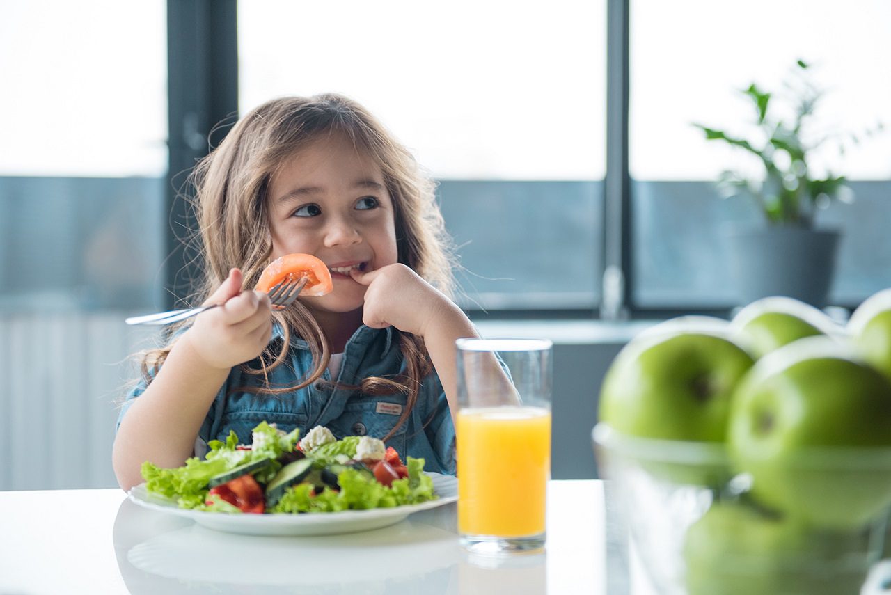Niños vegetarianos tienen una nutrición similar a los carnívoros