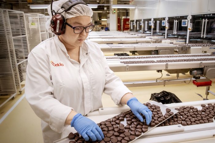 Esta es la máquina que aumenta la capacidad de envasado para chocolates