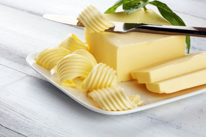 Mantequilla mejora el sabor de los productos lácteos vegetales