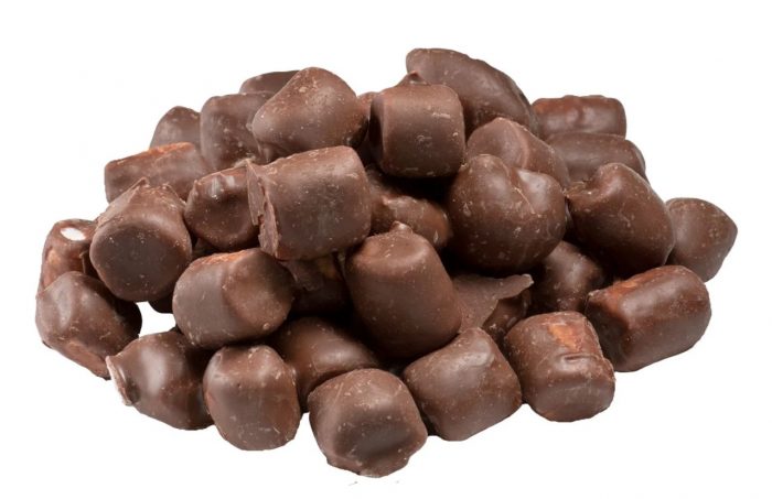 Presentan nueva línea de botanas a base de chocolate