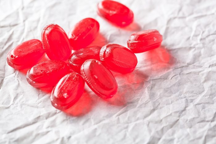 Instan a la FDA prohibir el colorante eritrosina o rojo número 3 en alimentos