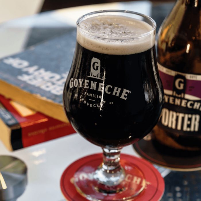 Empresa celebra el día de la cerveza negra con un lanzamiento