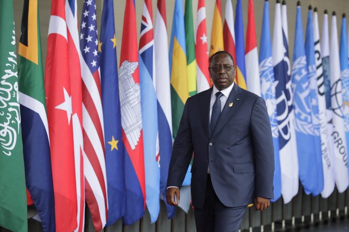 FOTO DE ARCHIVO: El presidente de Senegal, Macky Sall, llega a la Cumbre de Líderes del G20 en Bali