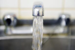 EE.UU. limitará la presencia en el agua potable de químicos tóxicos