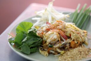Pad thai, la historia y el mito detrás del plato más famoso de Tailandia