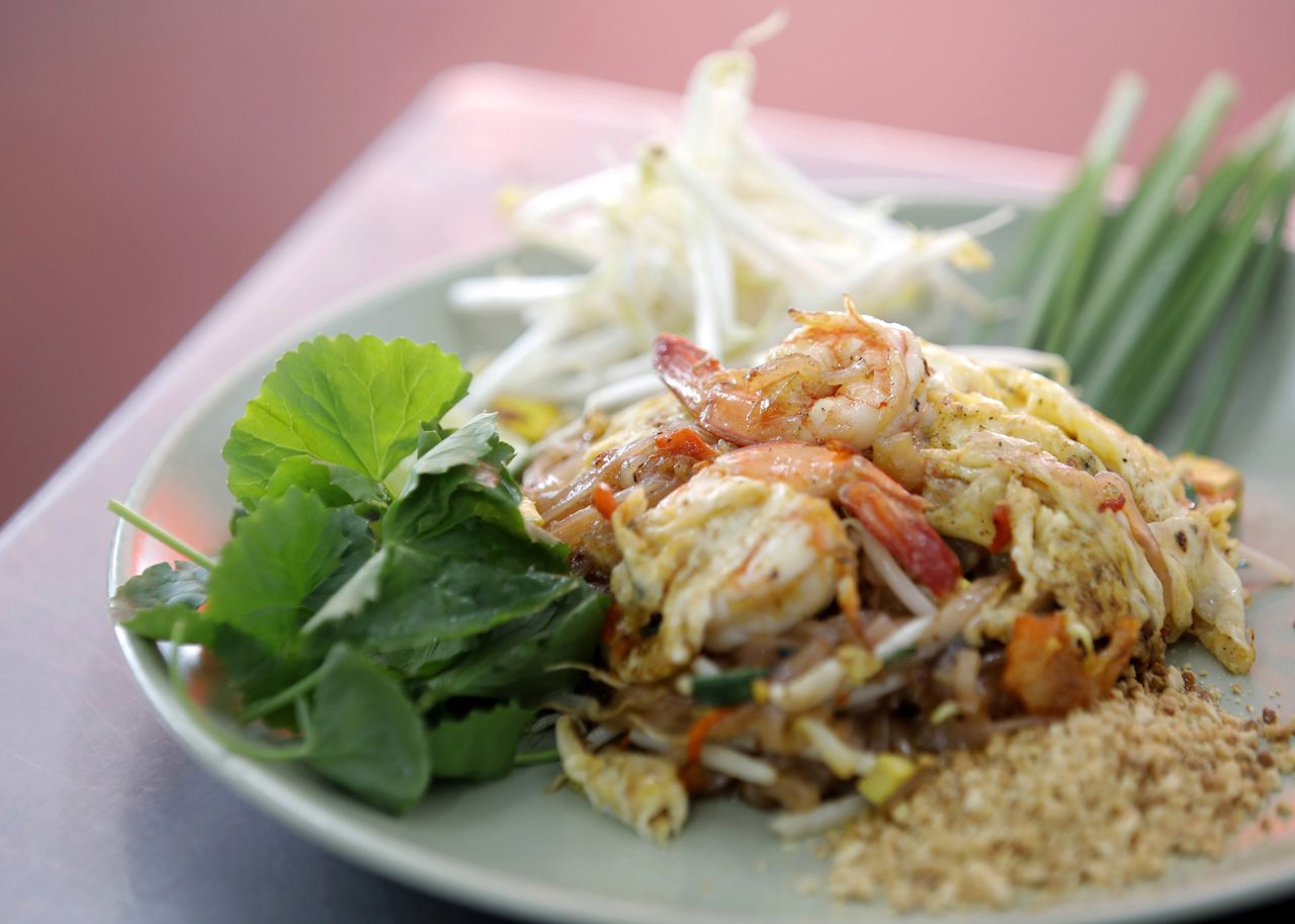 Pad Thai Es Uno De Los Platos Tradicionales De Tailandia