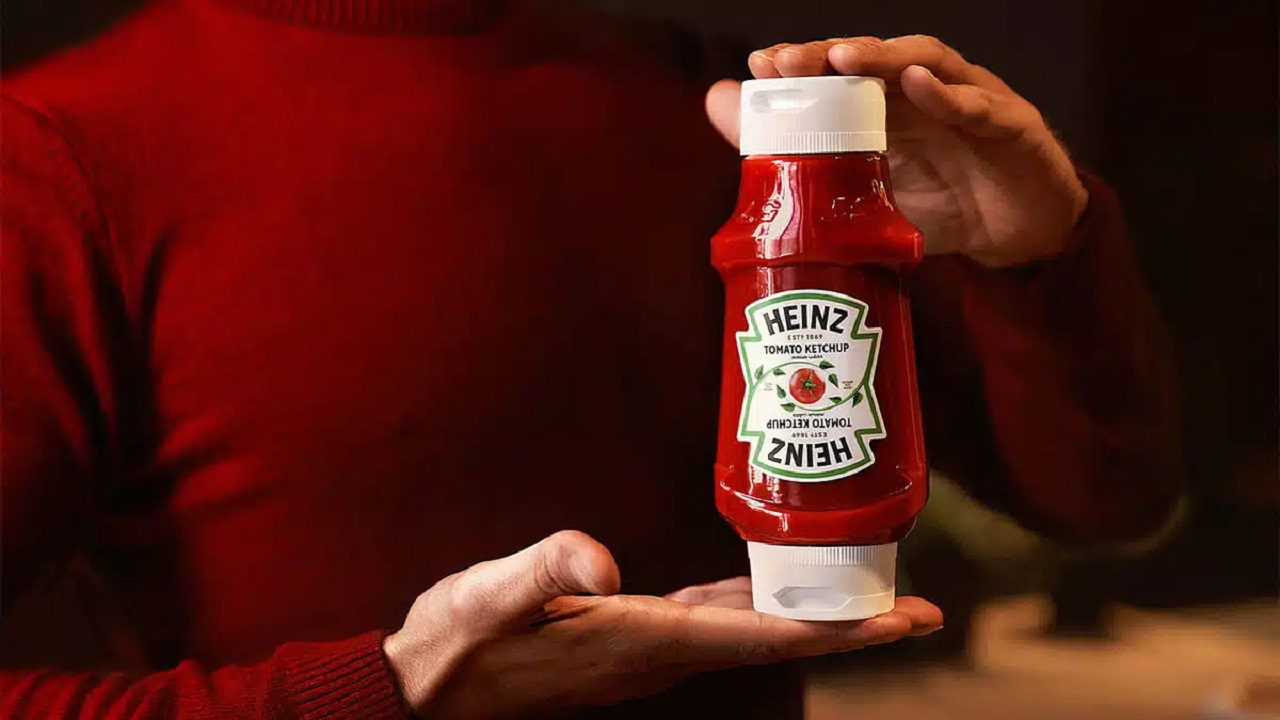 Botella con doble tapa, una innovación de Heinz