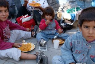 Una tercera parte de los niños argentinos pasan hambre y el 59% recibe sustento del Estado