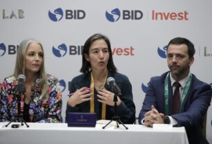 El presidente del BID señala tres desafíos de América Latina que la innovación puede resolver