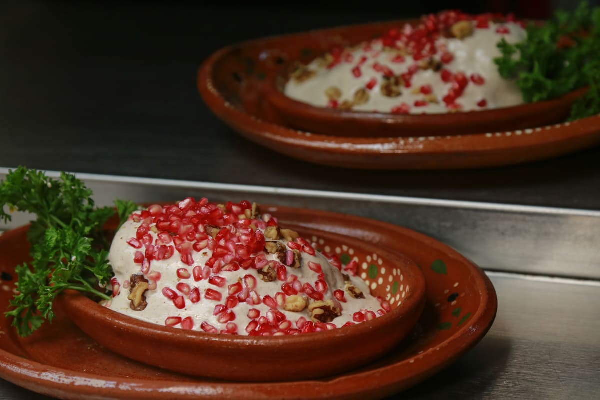 Productores mexicanos buscan preservar el histórico chile en nogada