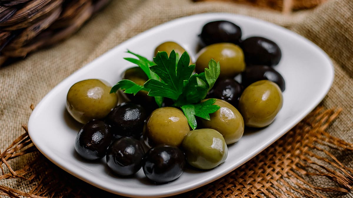 Ocho países se suman a la disputa entre EEUU y la UE por la aceituna negra española