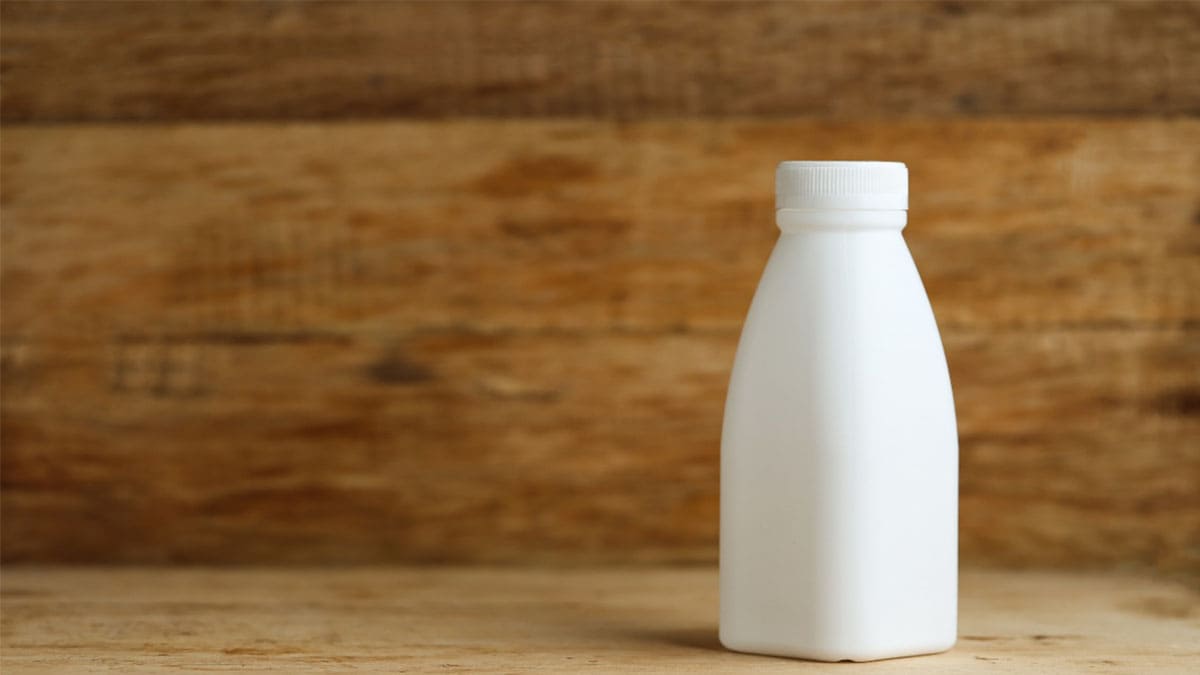 Primera botella de fibra con revestimiento vegetal
