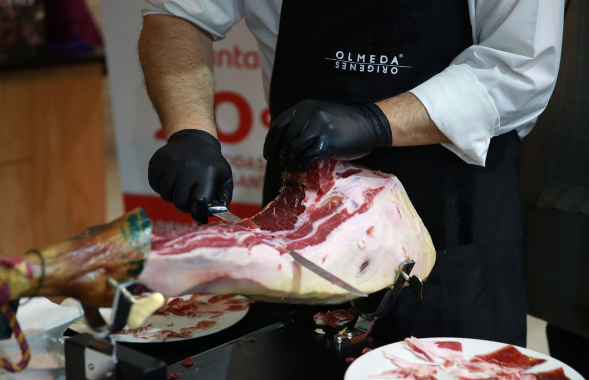 España celebra los 40 años de su pabellón en la mayor feria ganadera de Uruguay