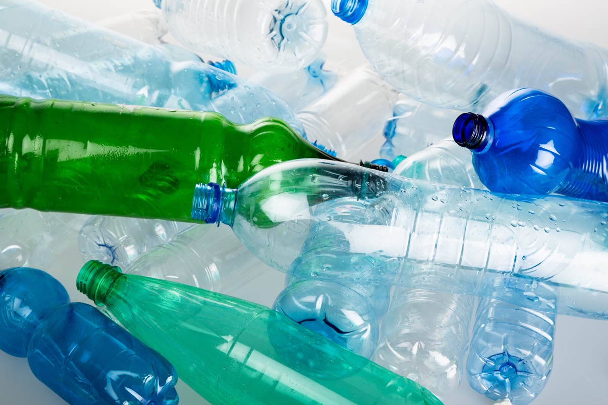 Degradarán microplásticos para reciclar PET de una forma más rápida