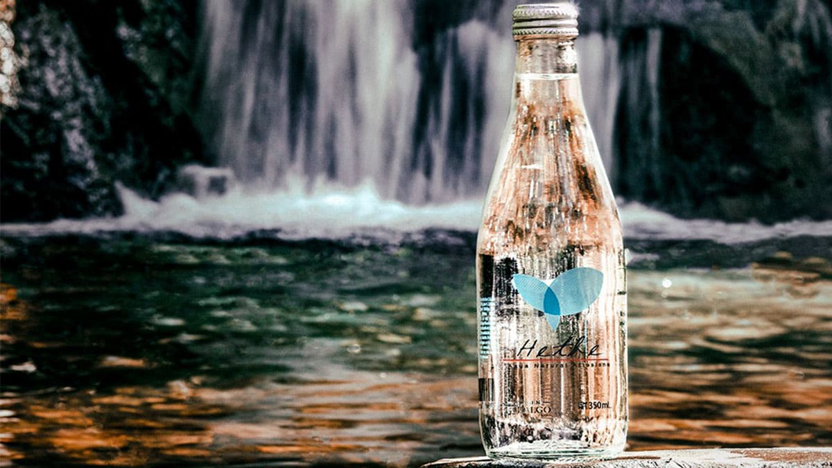 El agua artesiana se posiciona en el sector premium