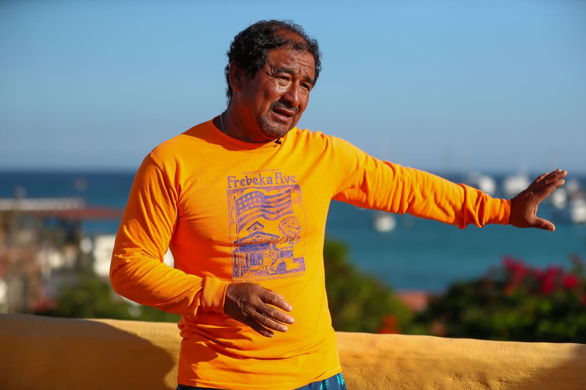 Científico mexicano tras la pista de la "pesca fantasma" en las Islas Galápagos