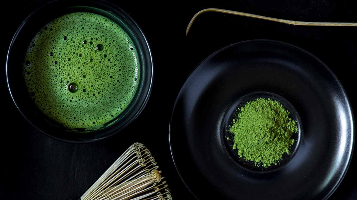 Tendencias emergentes en bebidas: del agua de coco al té matcha, las innovaciones que cautivan a los latinoamericanos