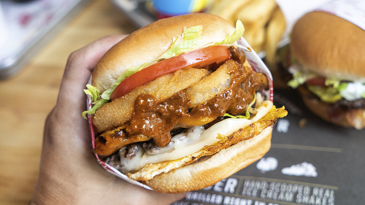 Innovación, pasión y tradición: Fatburger y el Día Internacional de la Hamburguesa