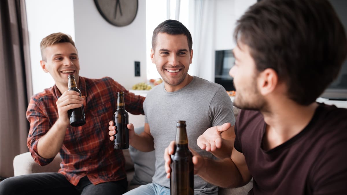 Mexicanos beben más alcohol en casa y prefieren opciones económicas: NielsenIQ