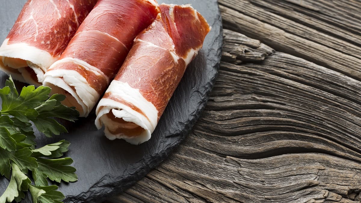 La industria alimentaria lanza opciones naturales para reemplazar los sabores ahumados