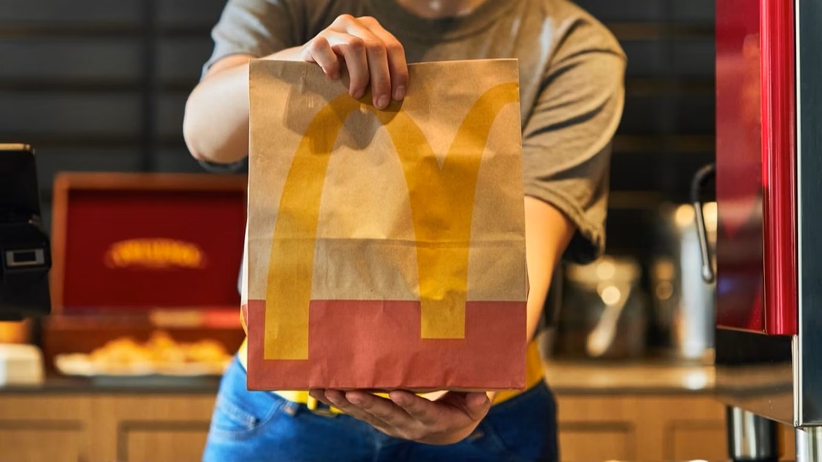 Cadena de hamburguesas utiliza nuevos recubrimientos barrera de base biológica para sus empaques